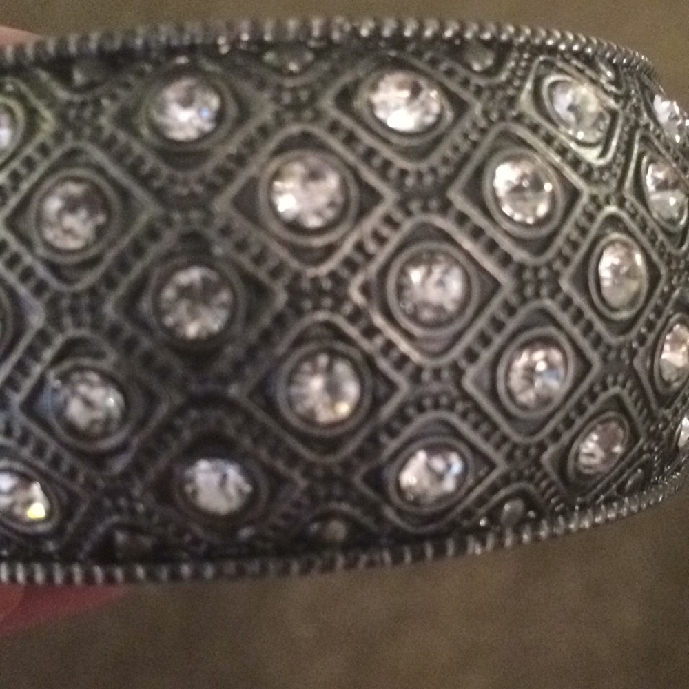 Hinged silver tone bracelet